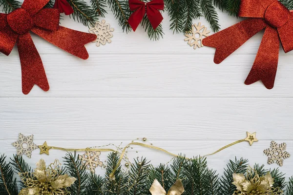 Abeto Navideño Con Decoración Purpurina Sobre Fondo Madera Fondo Navidad — Foto de Stock