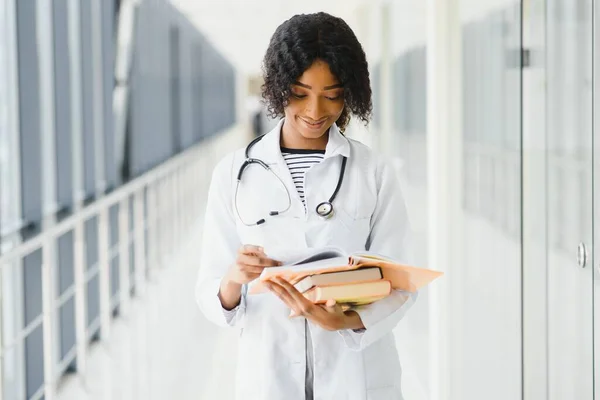 African American Girl Medical Student — Stock Photo, Image