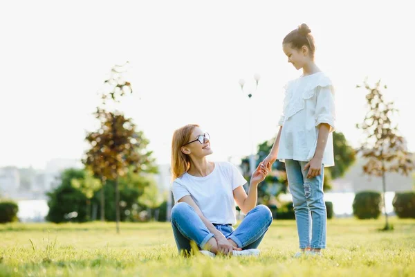 Mutter Und Tochter Mit Spaß — Stockfoto