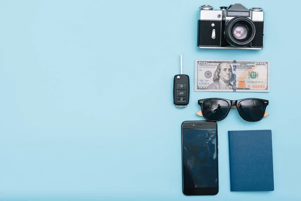 Top View Travel Concept Retro Camera Films Smartphone Mapa Paszport — Zdjęcie stockowe