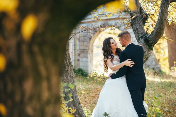 Mariée Marié Dans Parc Automne Love Life — Photo