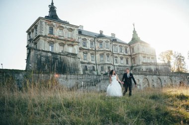 Mutlu çift. Evlilik fotoğrafı. Birbirine aşık çift.