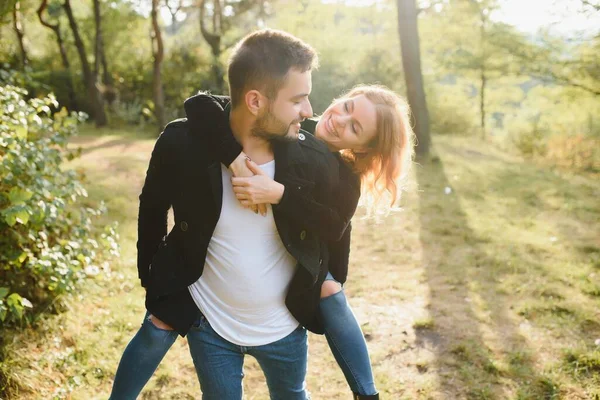 Happy Young Couple Love Outdoor Autumn — Stock Photo, Image