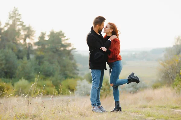 Romantic Young Couple Love Relaxing Outdoors Park — Stock Photo, Image