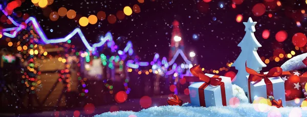 Feira de Natal com luz festiva de rua. Conceito de férias — Fotografia de Stock