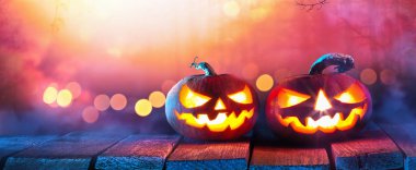 Fantezi Gecesinde Parlayan Fenerler