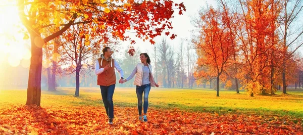 Mutlu Çift Sonbahar Sezonu Zevk