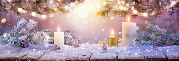 Julpynt med ljus — Stockfoto
