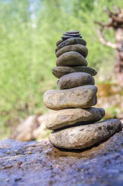 Bir taş sütunu. Bayram.