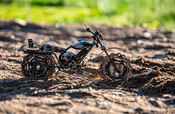 Yapımı Metal Model Oyuncak Spor Yol Bisikleti Soyut Yeşil Arka — Stok fotoğraf