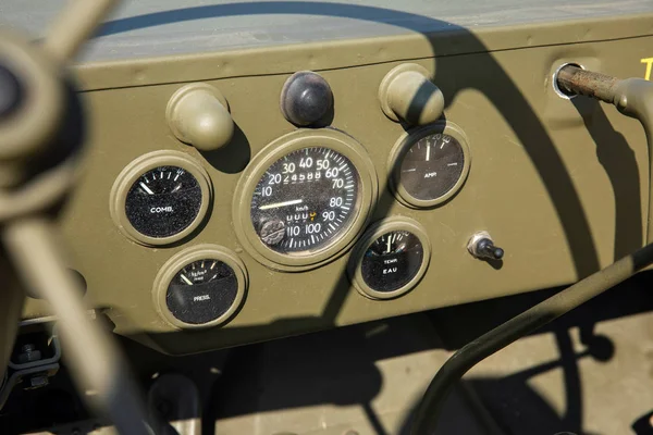 Panel Control Del Vehículo Militar Verde Caqui Segunda Guerra Mundial —  Fotos de Stock