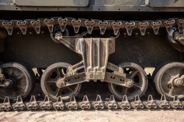 Dünya Savaşı'nın yeşil bir askeri depodan sürekli parça