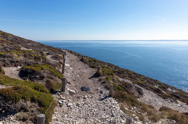 นทางชายฝ งของ Cap Che บนคาบสม Crozon Finistere France — ภาพถ่ายสต็อก