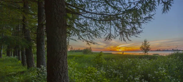 Tramonto sul fiume — Foto Stock