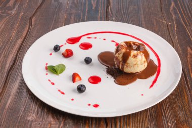 Tatlı sıcak çikolata ile