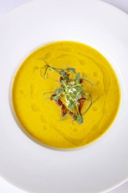 Mantarlı patates çorbası.