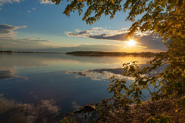 Puesta Sol Color Sobre Río Volga — Foto de Stock