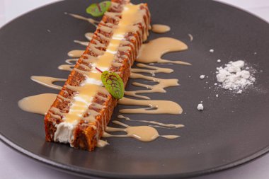 Soslu havuç tatlısı