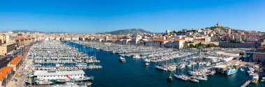 Panoramik görünümü of Marseille pier - Güney Fransa Vieux Port