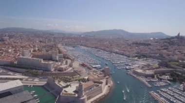 Marsilya iskelesi Ungraded Drone Havadan görünümü - Vieux Port, Saint Jean kale ve Fransa'nın güneyinde mucem