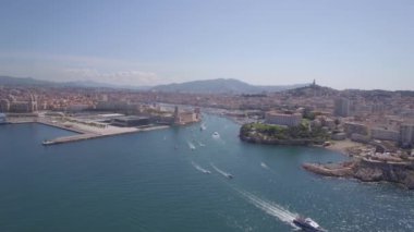 Marsilya iskelesi Ungraded Drone Havadan görünümü - Vieux Port, Saint Jean kale ve Fransa'nın güneyinde mucem
