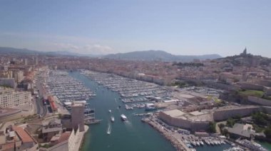 Marsilya iskelesi Ungraded Drone Havadan görünümü - Vieux Port, Saint Jean kale ve Fransa'nın güneyinde mucem