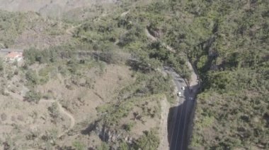 Cape Verde Santiago adasında Serra Malagueta doğal parc 4k ungraded Uhd havadan görünümü - Cabo Verde