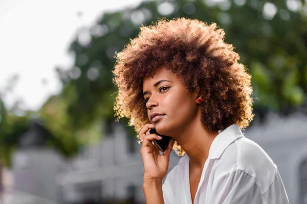 Outdoor portrait of a Young black African American young woman s — Stock Photo, Image