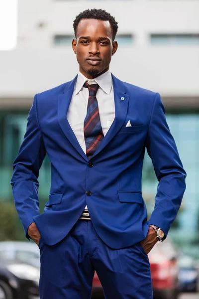 Outdoor standing portrait of a black African American business m — Stock Photo, Image