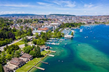 İsviçre'de Zürih şehrinin havadan görünümü