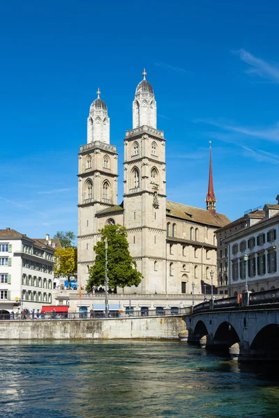 Catedral de Grossmunster en Zurich Suiza — Foto de Stock