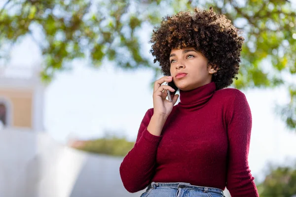 Outdoor portrait of a Young black African American young woman s — Stock Photo, Image