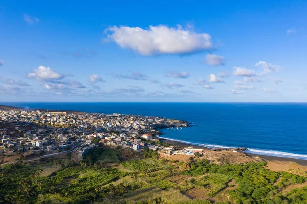 Kokos och socker Canne Plantation nära Calheta Sao Miguel i S — Stockfoto