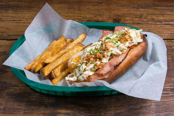 Hot Dog Comida Rápida Con Papas Fritas — Foto de Stock