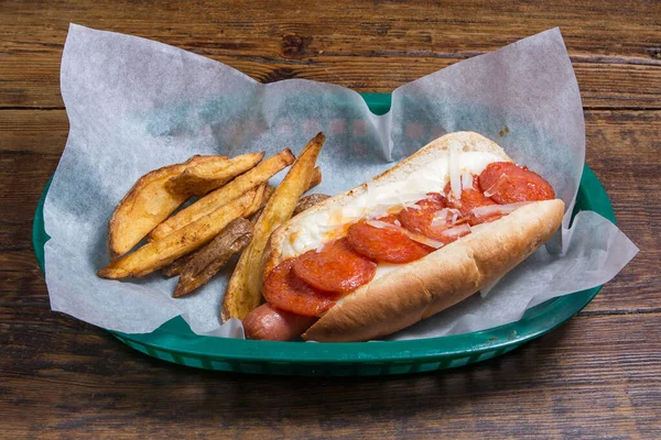 Hot Dog Fast Food Com Batatas Fritas — Fotografia de Stock