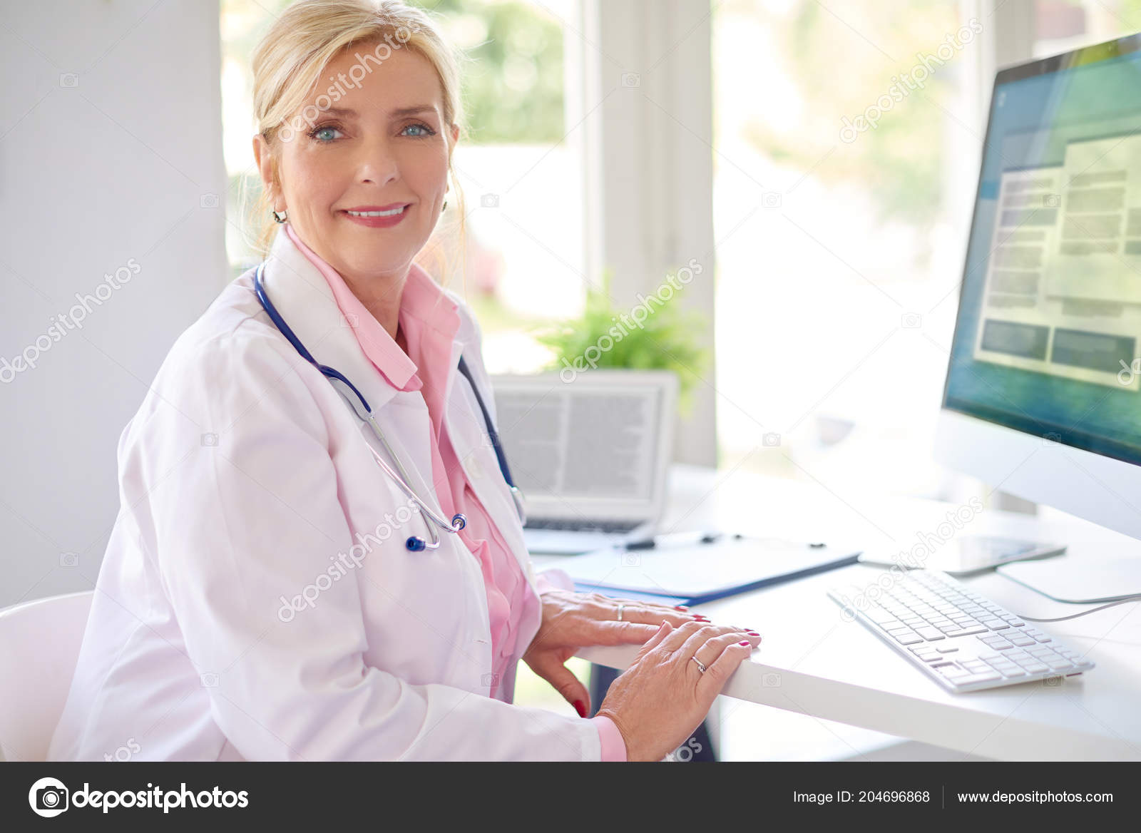 Beautiful Smiling Female Research Physician Sitting Front Her Computer  Doctor's — Stock Photo © gzorgz #204696868, image size:1600x1168