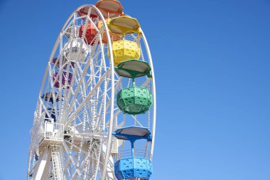 Tibidabo eğlence parkı ile dev dönme dolap içinde belgili tanımlık geçmiş Barcelona, İspanya.