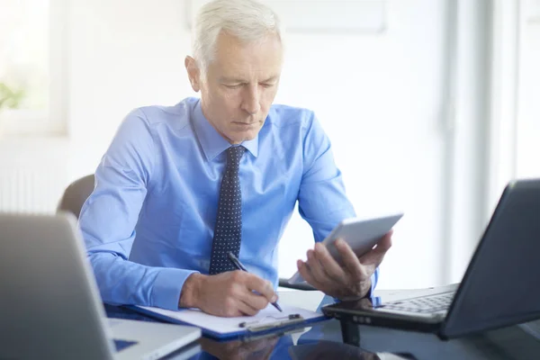 View Adult Businessman Using Gadgets Modern Office — Stock Photo, Image