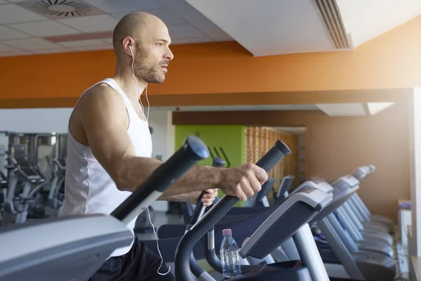 Sporty Man Working Out Gym Doing Cardio Training Treadmill Running — Stock Photo, Image