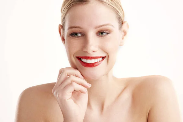 Szczegół Portret Pięknej Młodej Kobiety Czerwoną Szminkę Blond Włosy Ciosem — Zdjęcie stockowe