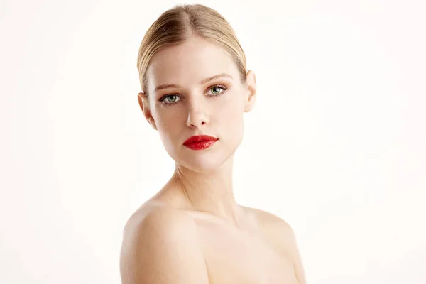 Retrato Cerca Una Hermosa Joven Con Lápiz Labial Rojo Cabello — Foto de Stock