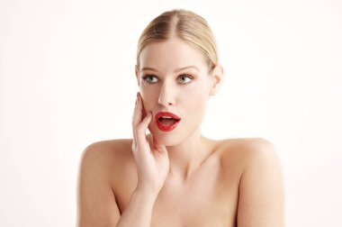 Sürpriz yüz s güzel merak genç kadın portresi