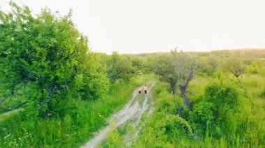 İki kardeş aynı T-shirt