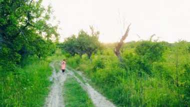 İki kardeş aynı T-shirt