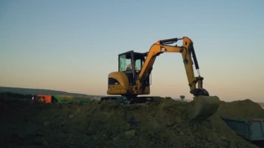 tarak kamyon yükler