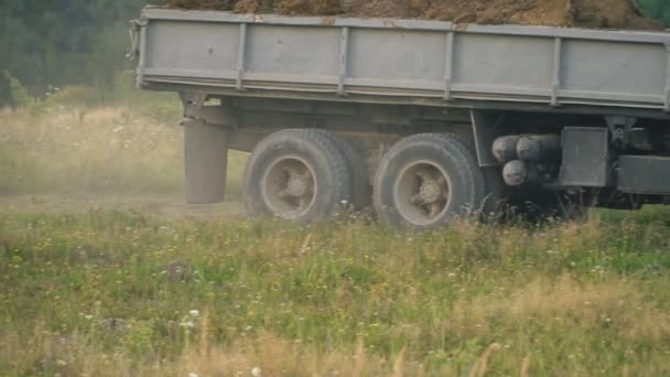 Samochód ciężarowy transport ziemi — Wideo stockowe