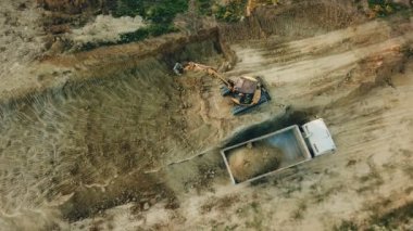 Yükseklik işten Ekskavatör