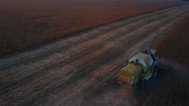 hasat toplar soya birleştirmek