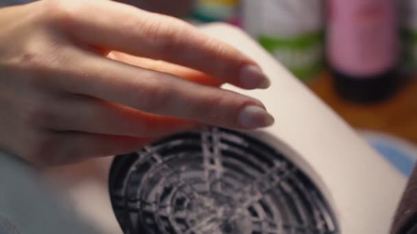 La preparación de las uñas para la manicura — Vídeo de stock