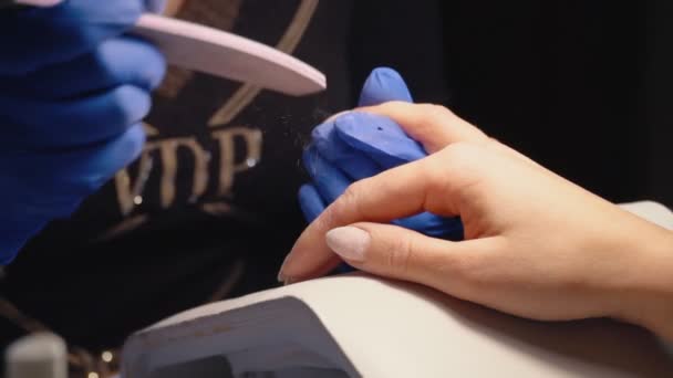 La preparación de las uñas para la manicura — Vídeos de Stock